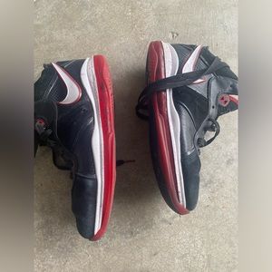 Size 10.5 - Nike Lebron 8 Bred 2010 PREOWN BLACK RED GREAT CONDITION
